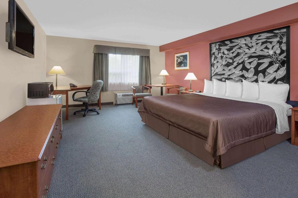 Super 8 by Wyndham Sault Ste Marie On